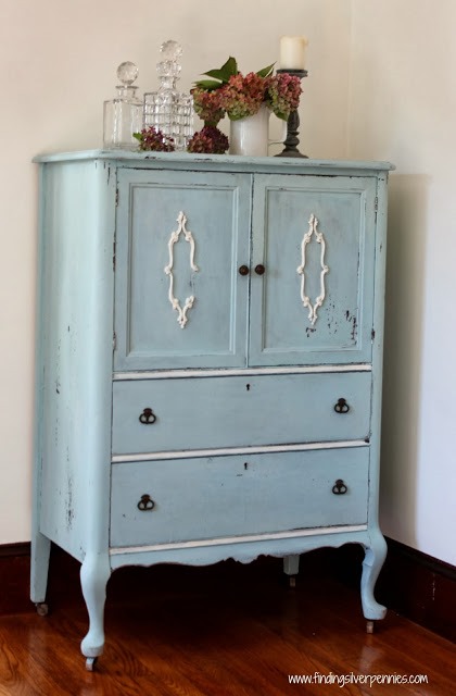 Milk_Paint_armoire