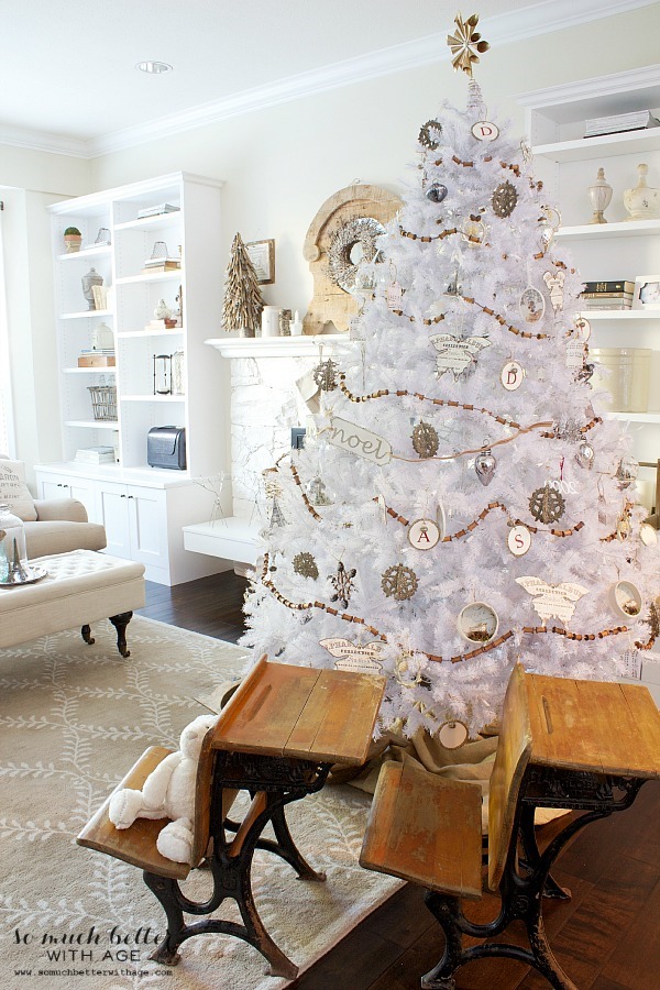 holiday-housewalk-white-christmas-tree