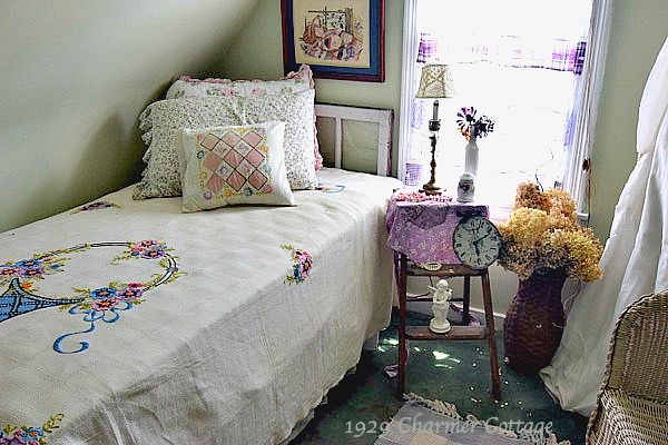 guest-room-vintage-bedspread