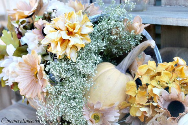 Bucket-with-Yellow-pumpkin-display