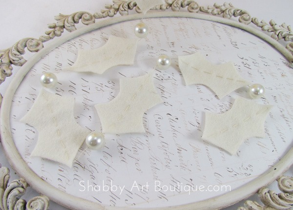 How to make a shabby holly & pearl garland