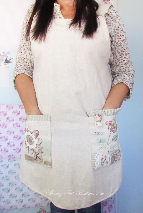 My version of the Japanese Apron with decorative pockets. Click now for more details or pin for later. Shabby Art Boutique