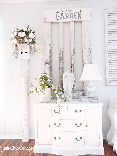 Shabbilicious Sunday visits  Junk Chic Cottage. You will enjoy Kris' beautiful cottage style in a serene colour palette of light gray's, creams and white. Extensive use of lovely old architectual pieces  are used throughout the cottage. Click now to take the home tour or PIN for later