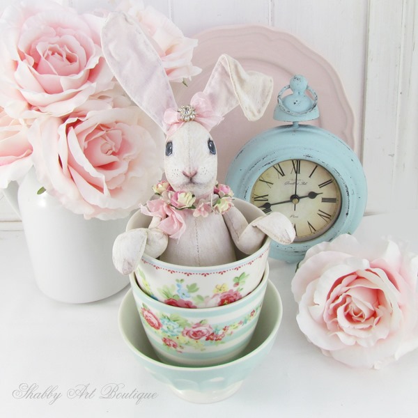 Adding Easter and spring elements to your vignettes I Shabby Art Boutique