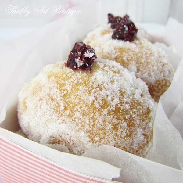 Easy recipe for making raspberry jam donuts - Shabby Art Boutique