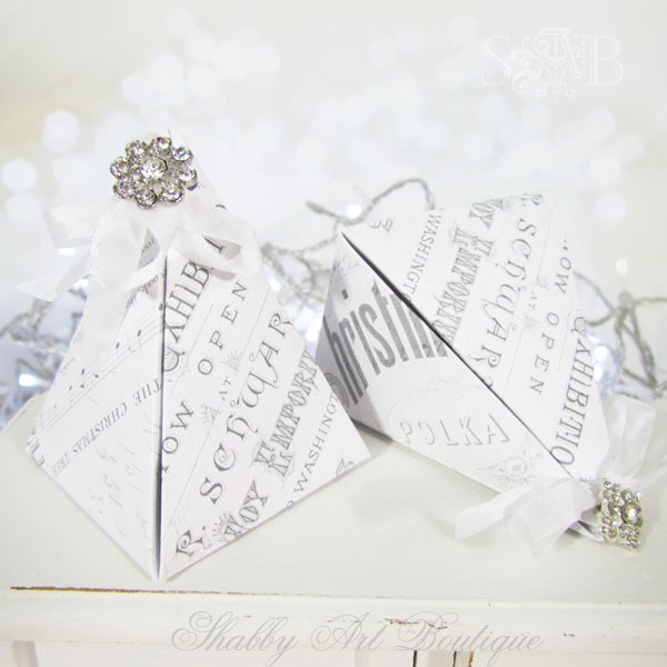 How to make a pyramid gift box for Christmas - tutorial and pattern download at Shabby Art Boutique