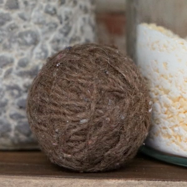 How-to-make-dryer-balls-DIY-wool-dryer-ball-tutorial-DuctTapeAndDenim.com_-600x600