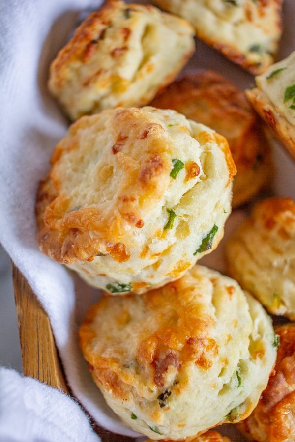 Green-Onion-and-Cheddar-Biscuits-600x900