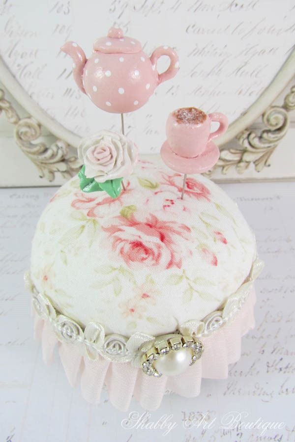 How to make pretty pin toppers for your pincushions - a tutorial by Shabby Art Boutique