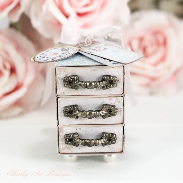 How to make a sweet Victorian Gift Box by Shabby Art Boutique