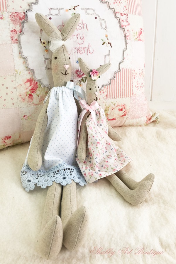 New medium and small sized Blossom Bunny patterns - free to download from Shabby Art Boutique